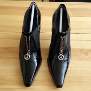 From Anita's Closet Donald J Pliner Monk Black Ant Patent, 6   Medium